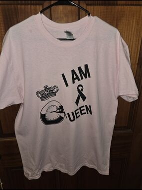 I AM A Queen Pink Cancer Ribbon T-Shirt